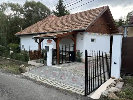 Eladó családi ház, Alsópetény 3+1 szoba 98 m² 74.9 M Ft