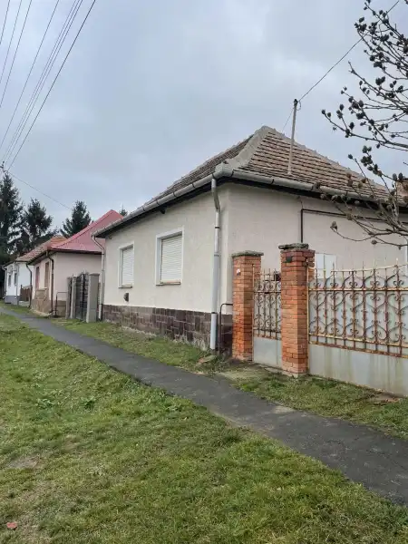 Eladó családi ház, Ecséd 3 szoba 90 m² 23.5 M Ft