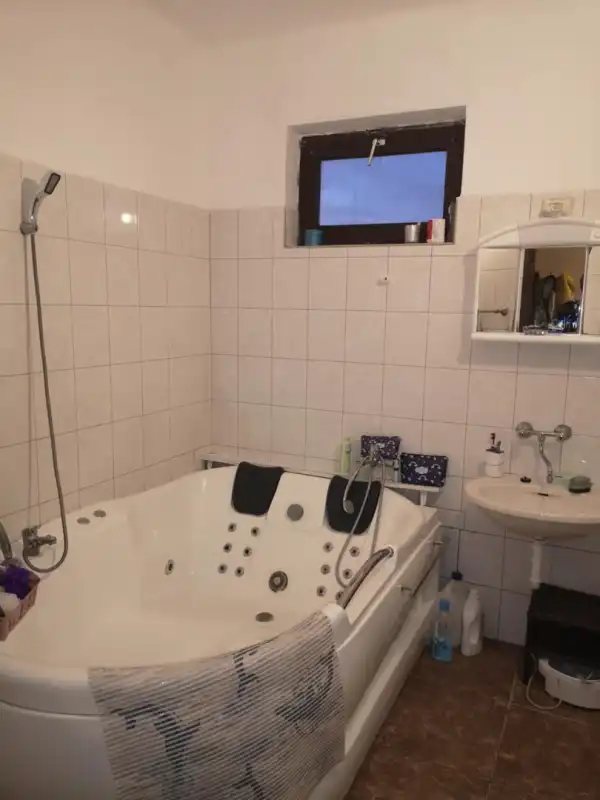 Eladó családi ház, Szanda 5+1 szoba 457 m² 58 M Ft