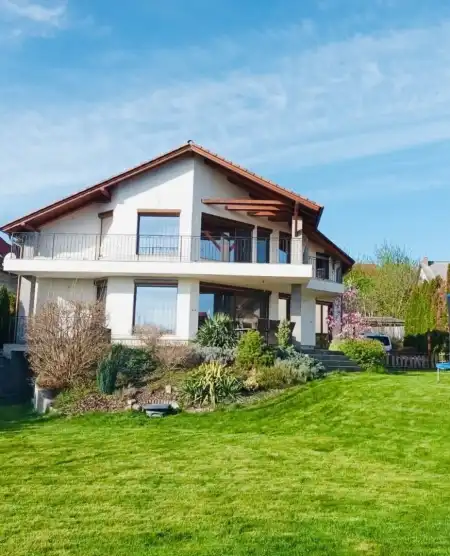 Eladó családi ház, Szob 4+1 szoba 268 m² 149 M Ft