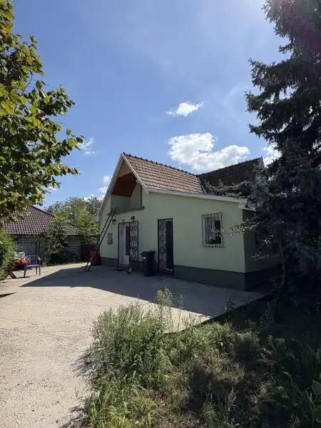 Eladó családi ház, Vác 2 szoba 42 m² 36 M Ft