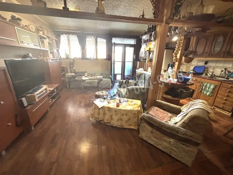 eladó családi ház, Vác