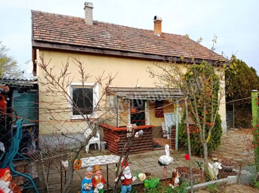 eladó családi ház, Vácrátót