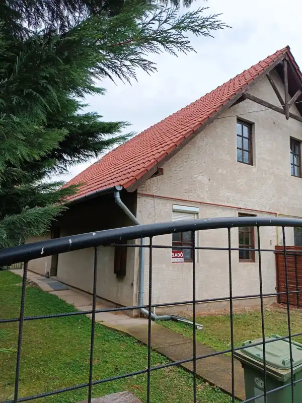 Eladó ikerház, Göd 7+2 szoba 170 m² 79.9 M Ft