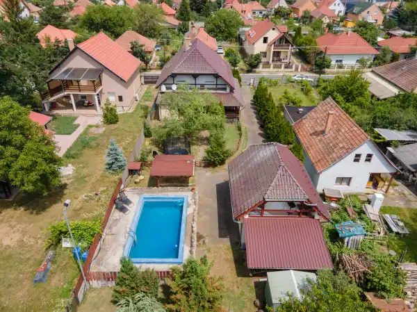 Eladó újszerű családi ház, Veresegyház 5 szoba 180 m² 134.9 M Ft