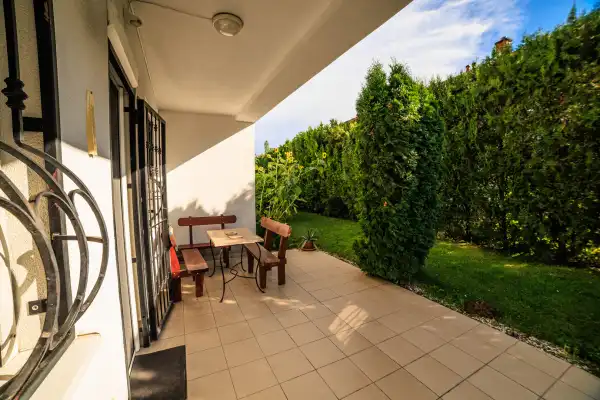 Kiadó újszerű téglalakás, Vác 1 szoba 43 m² 200 E Ft/hó